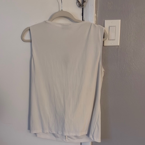 Elegant Cream Sleeveless Top - Picture 3 of 3